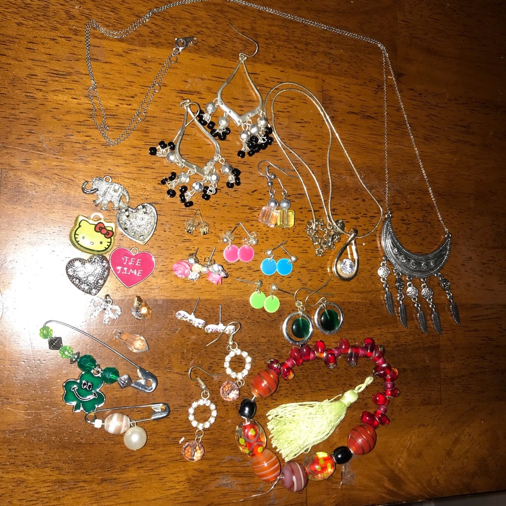 COSTUME JEWELRY BUNDLE